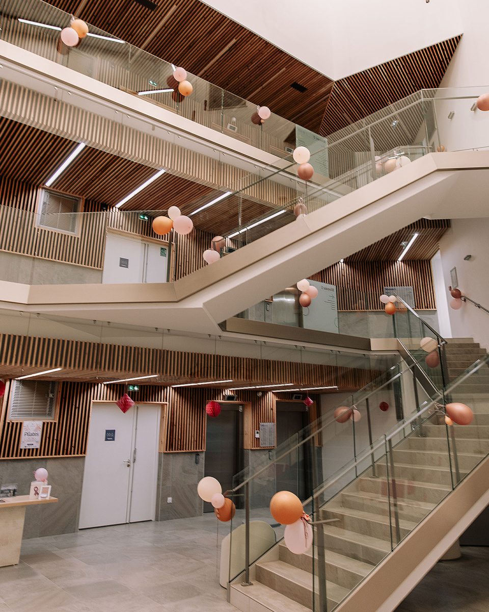 Intérieur du centre Islo Mées