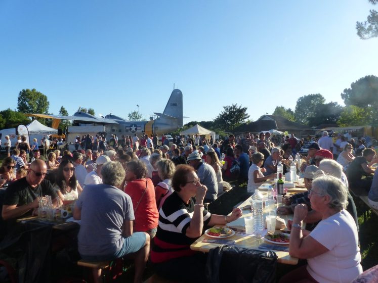 Repas au Marché des Producteurs de Pays au site Latécoère