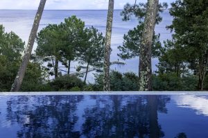 Villa avec piscine et vue sur le lac