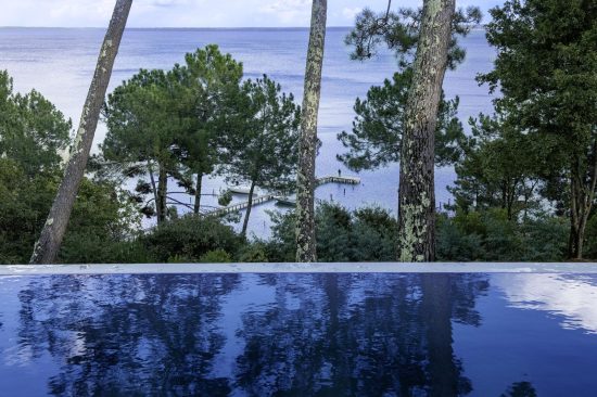 Villa avec piscine et vue sur le lac