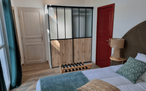 Chalet scandinave très lumineux, à 3 mn du lac et 10 mn de l’océan. Chalet SEVEN.