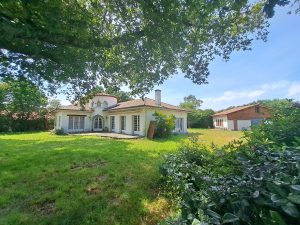 52016161  – Maison – 5 pièces à LEON