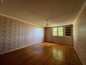 52001139  – Maison – 8 pièces à ROQUEFORT