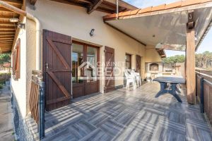 52301004  – Maison – 9 pièces à MIMIZAN