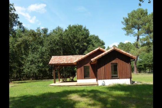 Gîte en forêt landaise avec jacuzzi d&rsquo;intérieur