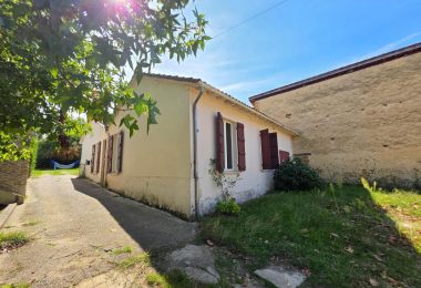 52012196  – Appartement – 8 pièces à VILLENEUVE DE MARSAN