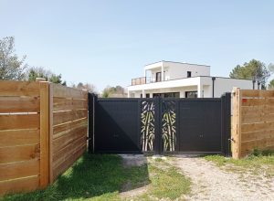 Des pins vers l’océan