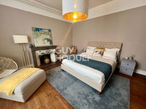 52458889  – Maison – 7 pièces à CASTETS