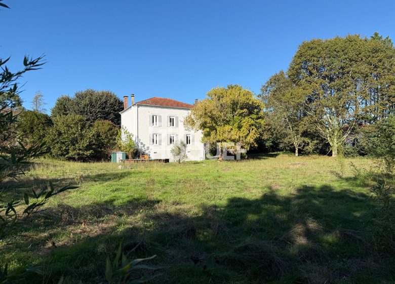 52735439  – Maison – 5 pièces à CASTETS