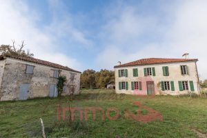 52119516  – Maison – 11 pièces à VERT