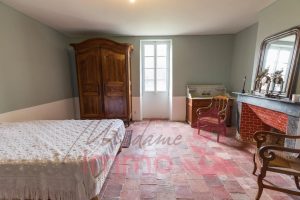 52119516  – Maison – 11 pièces à VERT