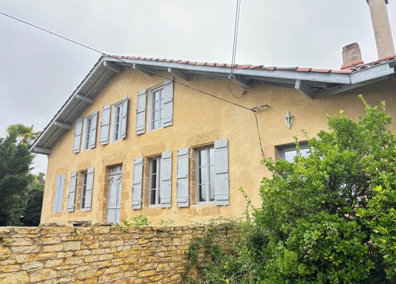 52239220  – Maison – 15 pièces à PERQUIE
