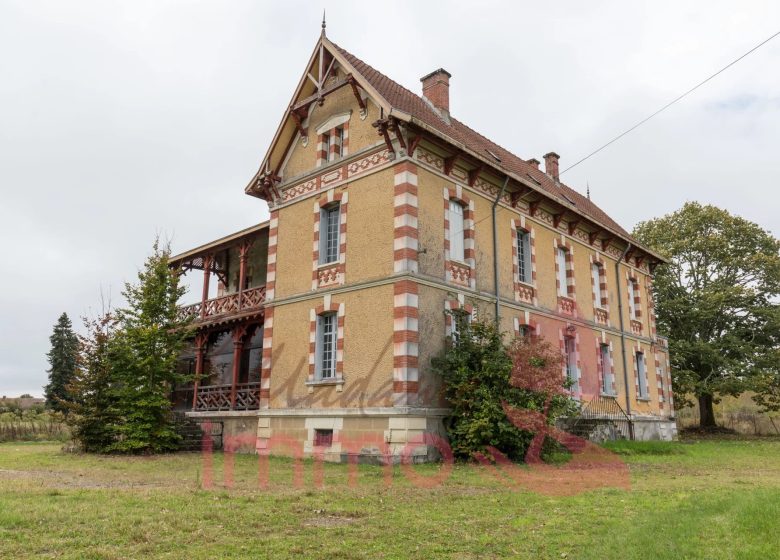 52214490  – Maison – 15 pièces à ST GEIN