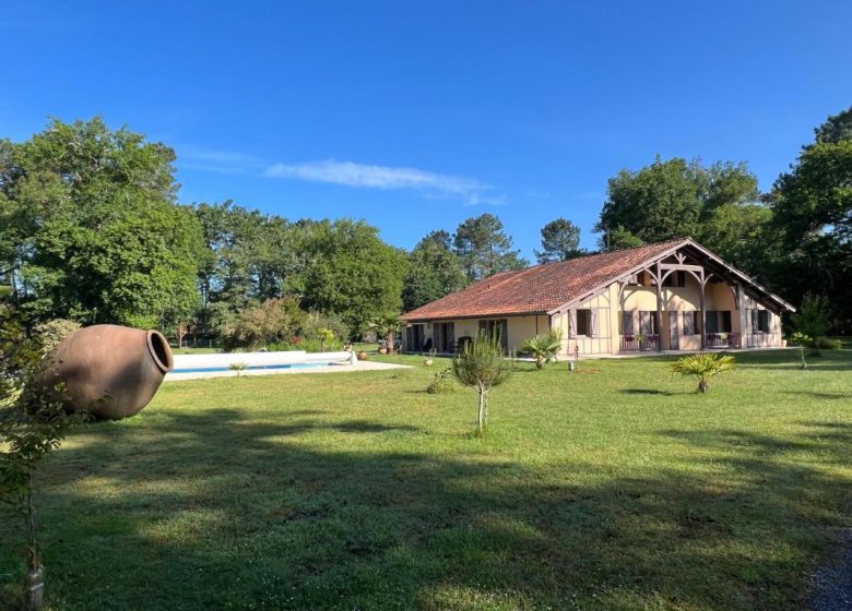 52025069  – Maison – 7 pièces à BOURRIOT BERGONCE