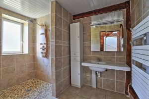 52509990  – Maison – 10 pièces à ARENGOSSE