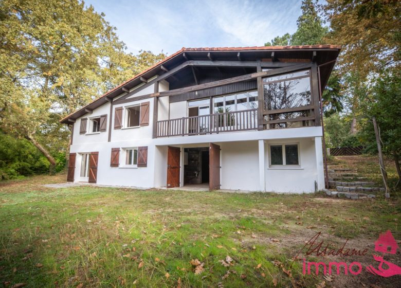 52774056  – Maison – 8 pièces à MONT DE MARSAN