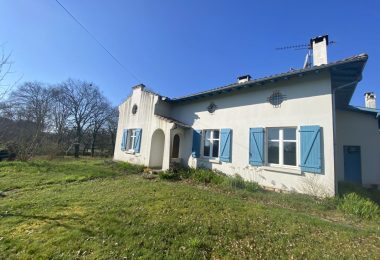 52439326  – Maison – 9 pièces à POUILLON