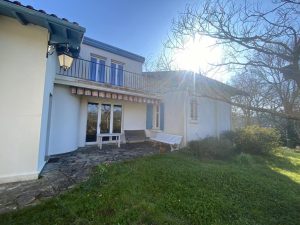 52439326  – Maison – 9 pièces à POUILLON