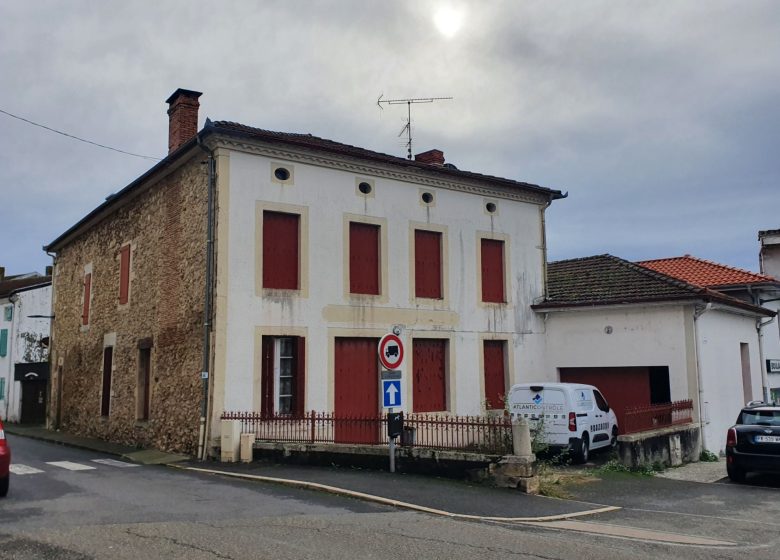 52914678  – Maison – 8 pièces à MUGRON