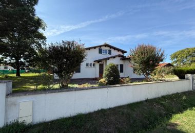 52680948  – Maison – 5 pièces à SARBAZAN