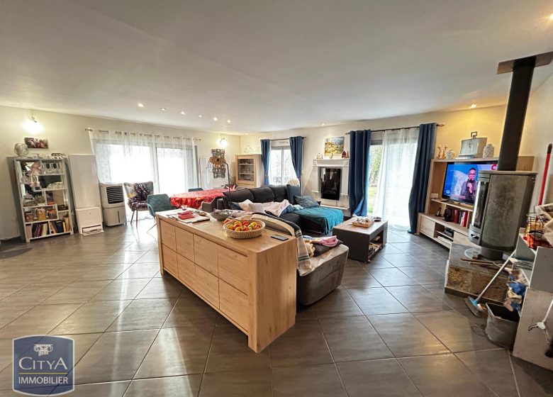 51852866  – Appartement – 3 pièces à ST AVIT