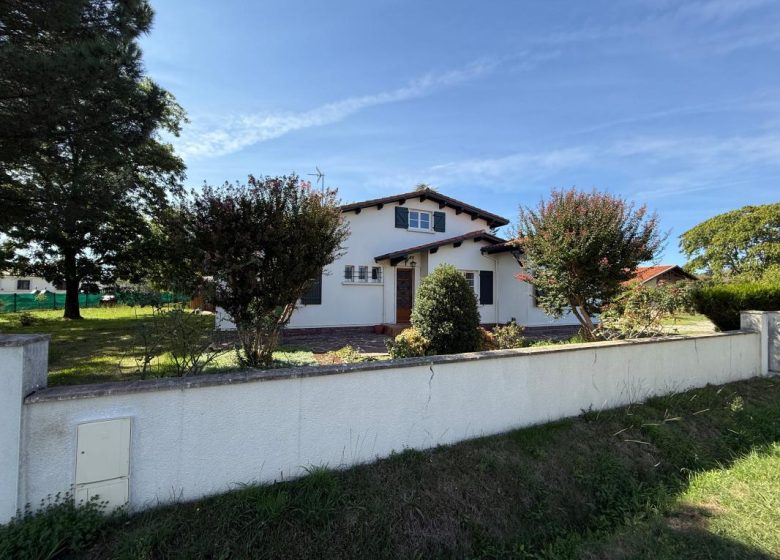 52680948  – Maison – 5 pièces à SARBAZAN