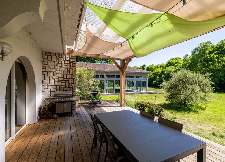 52512572  – Maison – 8 pièces à SARBAZAN