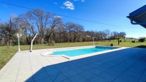 52434781  – Maison – 9 pièces à PEYREHORADE