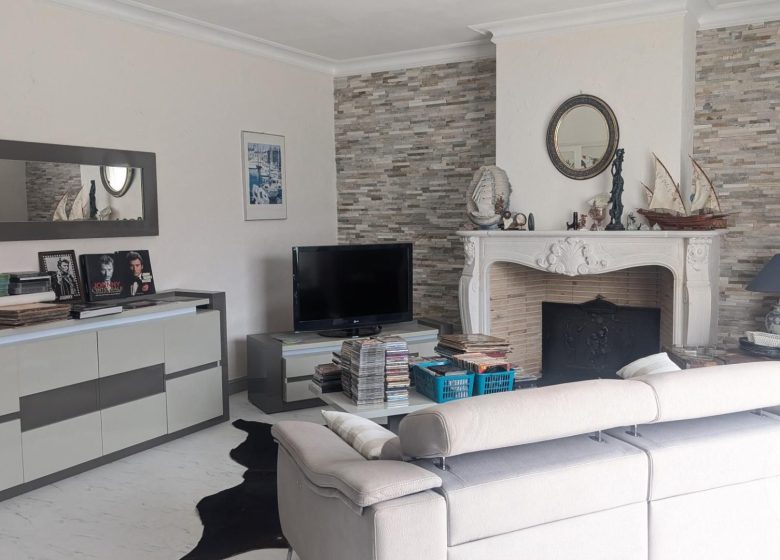 52941999  – Maison – 5 pièces à LABASTIDE D ARMAGNAC