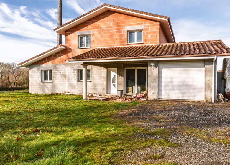 52850485  – Immeuble à MAGESCQ