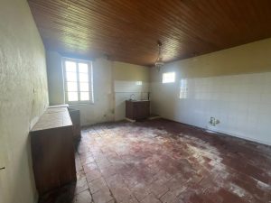 52489400  – Maison – 4 pièces à BOURRIOT BERGONCE