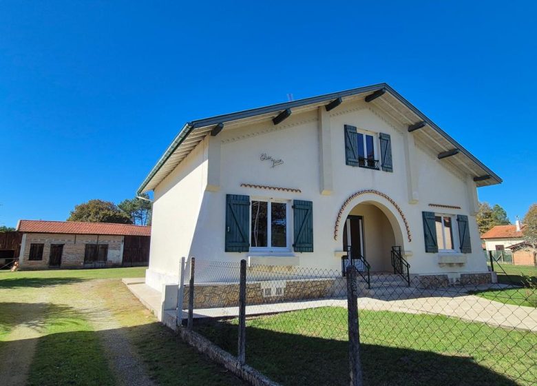 52749469  – Maison – 4 pièces à YGOS ST SATURNIN