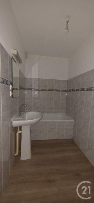 52957155  – Appartement – 2 pièces à MONT DE MARSAN