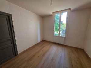 52012196  – Appartement – 8 pièces à VILLENEUVE DE MARSAN