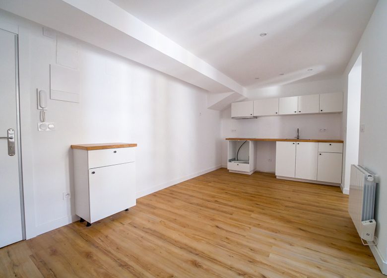 52721608  – Appartement – 2 pièces à AIRE SUR L ADOUR