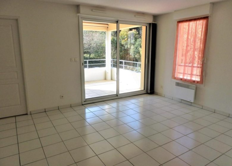 51768676  – Appartement – 3 pièces à AIRE SUR L ADOUR