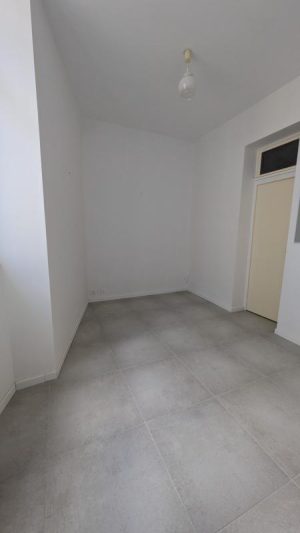 52922454  – Appartement – 2 pièces à AIRE SUR L ADOUR