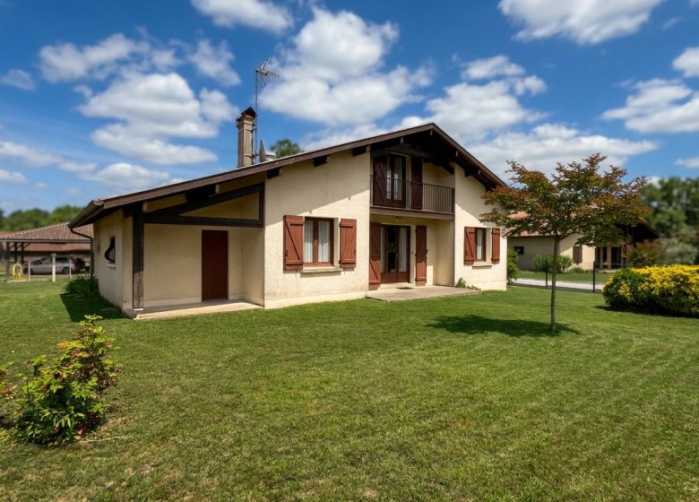 52550020  – Maison – 5 pièces à BEGAAR