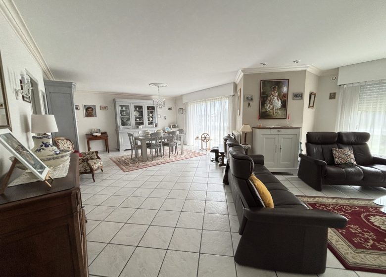 52961606  – Maison – 5 pièces à YGOS ST SATURNIN