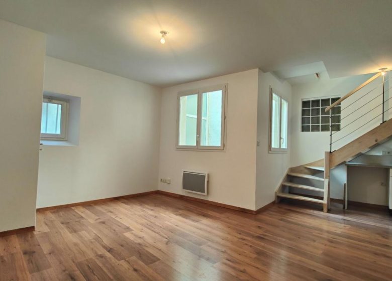 52740643  – Appartement – 1 pièces à AIRE SUR L ADOUR