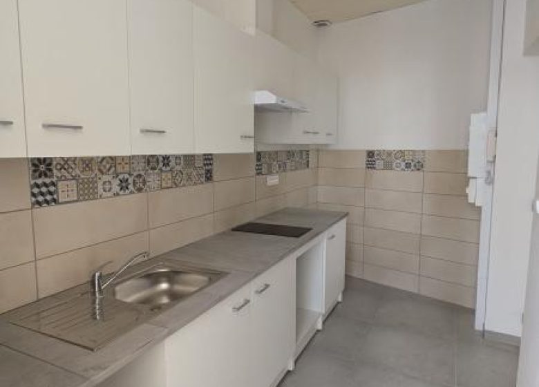 52922454  – Appartement – 2 pièces à AIRE SUR L ADOUR