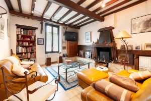 52166779  – Maison – 9 pièces à AIRE SUR L ADOUR