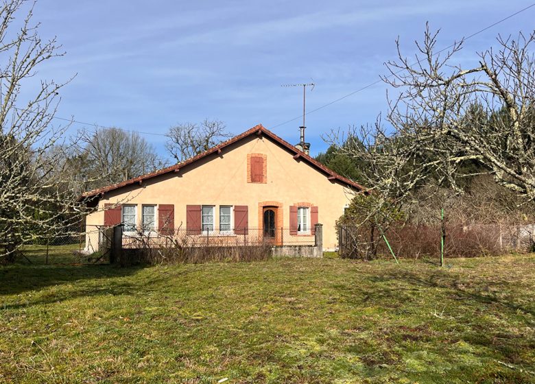 52879981  – Maison – 5 pièces à CARCARES STE CROIX