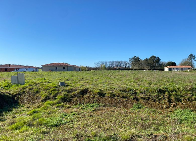 52960009  – Terrain à CARCARES STE CROIX