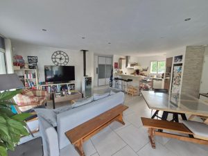 52541348  – Maison – 5 pièces à YGOS ST SATURNIN