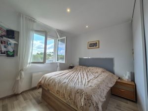 52541348  – Maison – 5 pièces à YGOS ST SATURNIN