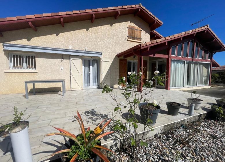 52897750  – Maison – 4 pièces à DAX