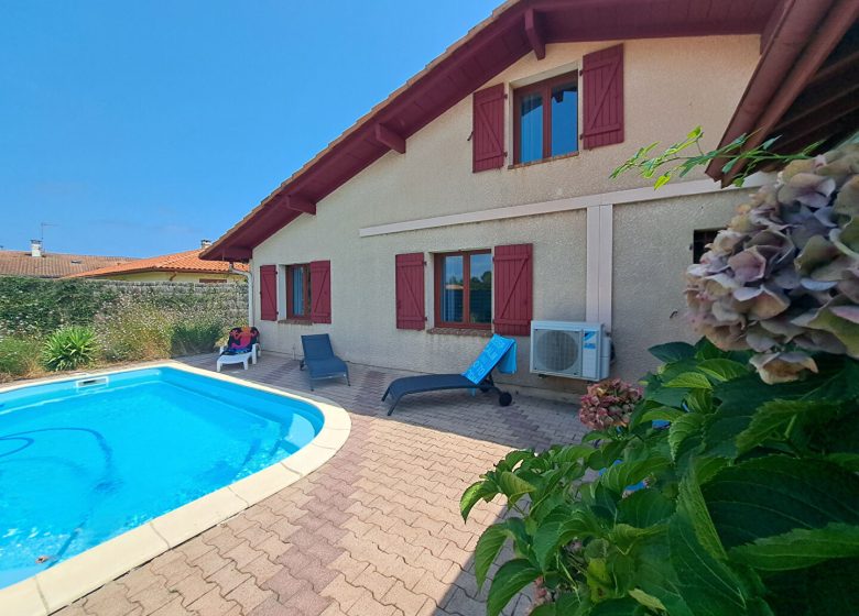 52650452  – Maison – 4 pièces à LEON