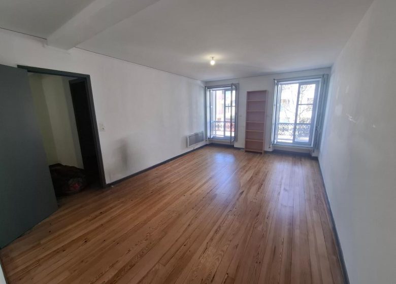 52889981  – Appartement – 2 pièces à MONT DE MARSAN