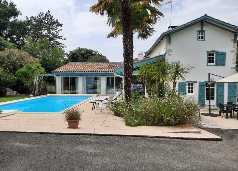 51751995  – Maison – 6 pièces à PEY